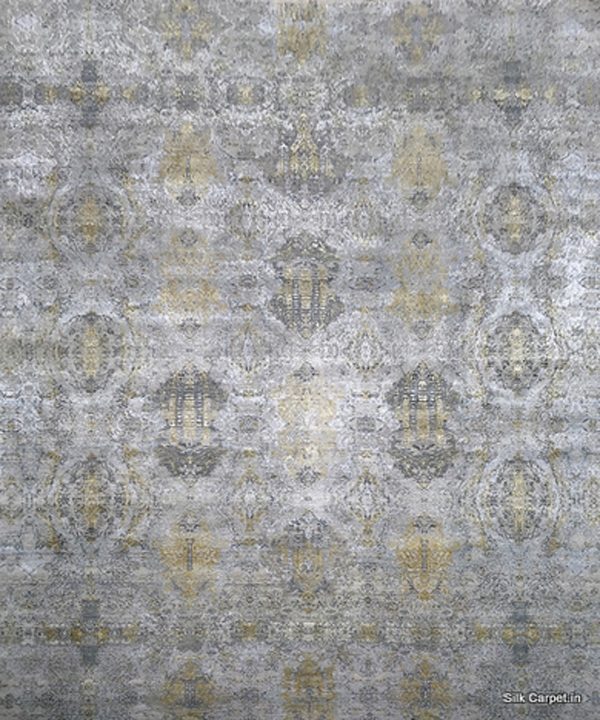 Traditional Mahda Rug
