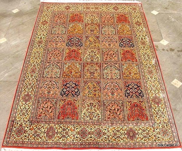 Traditional Marzio Bakhtiyar Gumbad Qom Oriental Rug