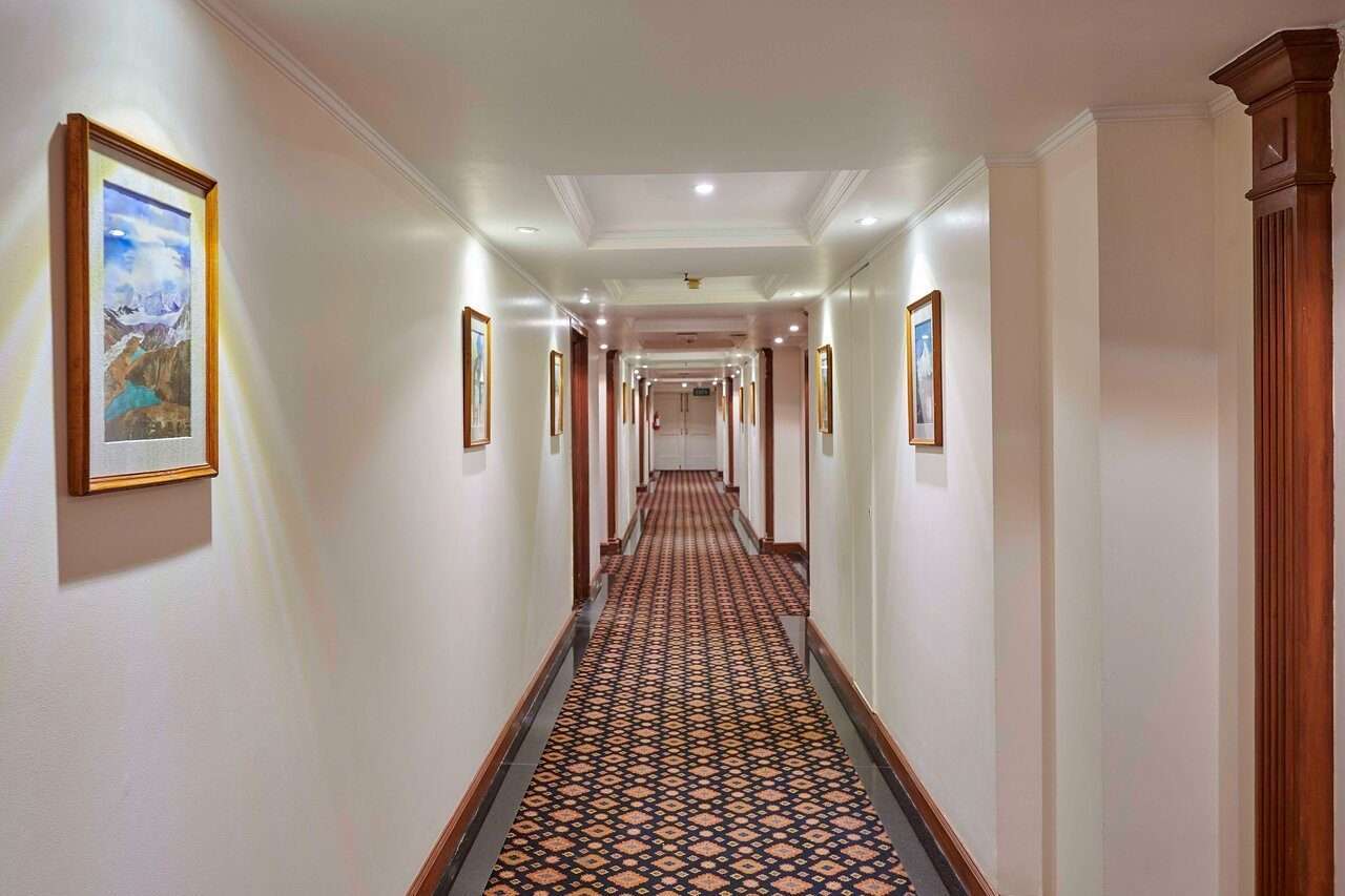 Simple Hotel Project C6 Rug