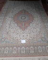 Prestigious old parker oriental rug in size 8x11 feet in cream red colour