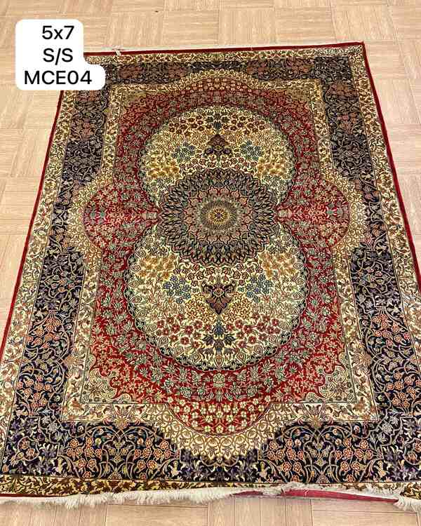 Prestigious old raina oriental rug in size 5x7 feet in cream red colour