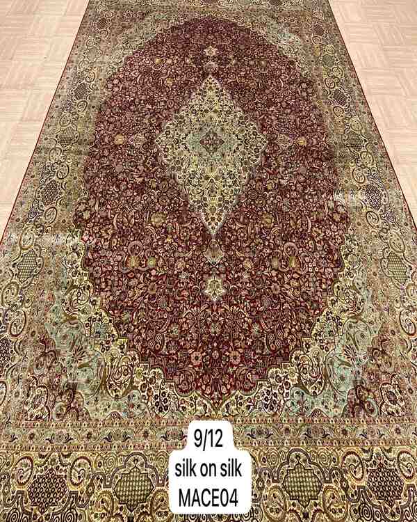 Old salem oriental rug in size 9x12 feet made in silk on silk red cream colour
